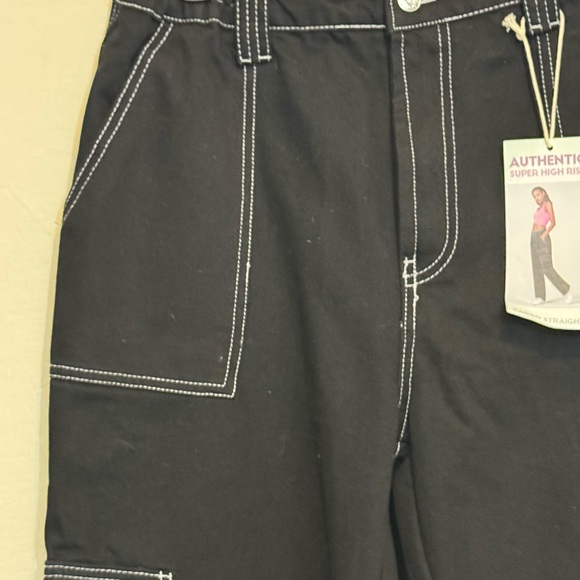 B-213 Simple Society NWT Black Super High Rise Straight Leg Cargo Pants Size 17 - Picture 4 of 14